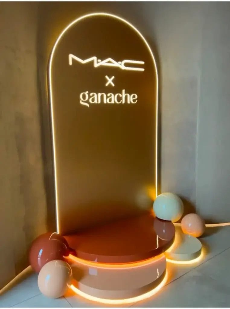 MACxGanache podium with Led lighting